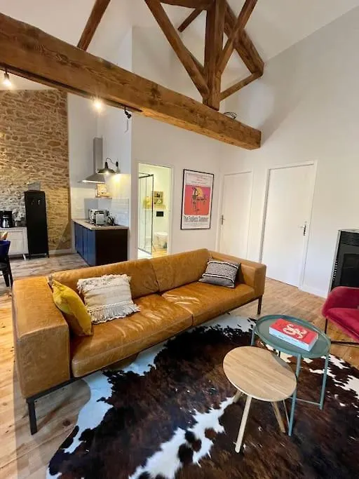 Apartment La Madigniere En Beaujolais Pierres Dorees Lacenas France